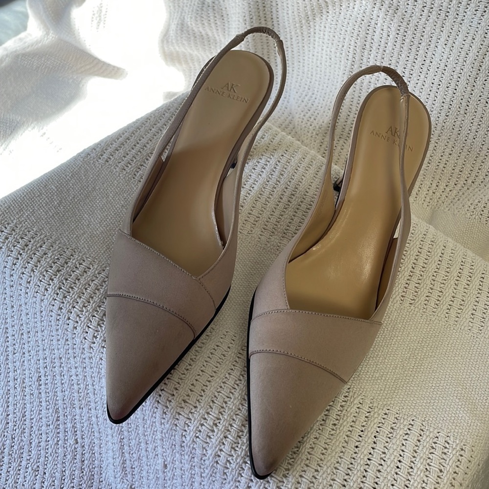 Anne Klein Nude Heels Size 7